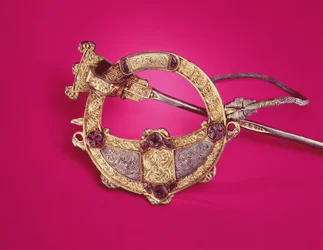 Revers de la broche de Tara